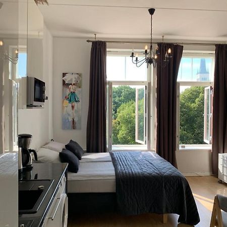 Orange Apartments Mere Талин Екстериор снимка