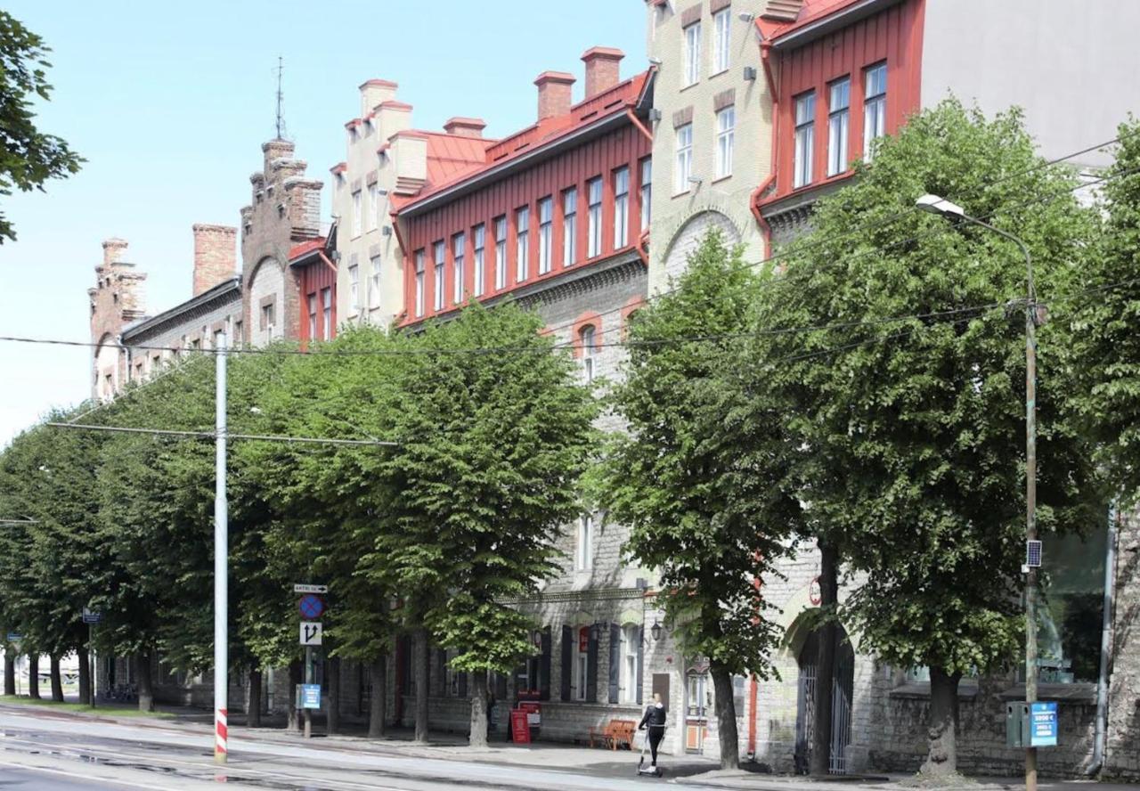Orange Apartments Mere Талин Екстериор снимка
