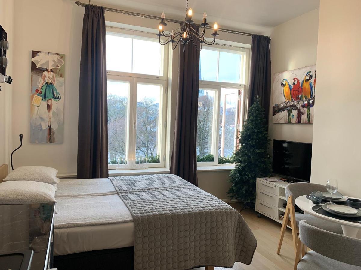 Orange Apartments Mere Талин Екстериор снимка