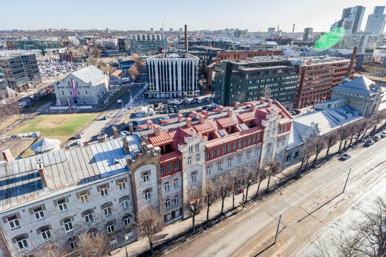 Orange Apartments Mere Талин Екстериор снимка