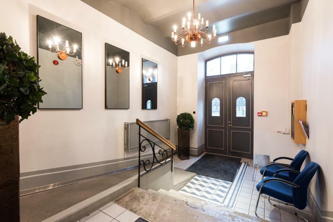 Orange Apartments Mere Талин Екстериор снимка